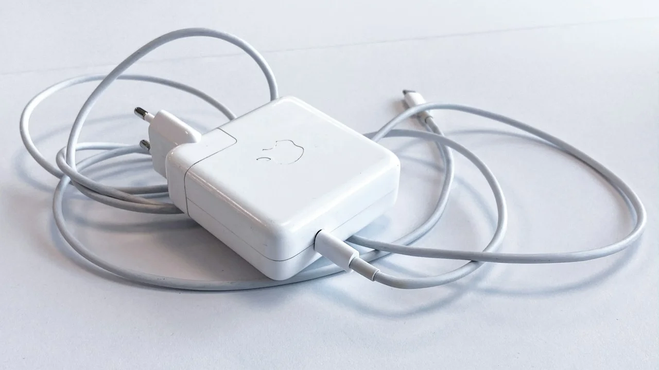 Ultra-Fast GaN Charging vs Battery Longevity: Quantifying Thermal Degradation at 65W to 120W